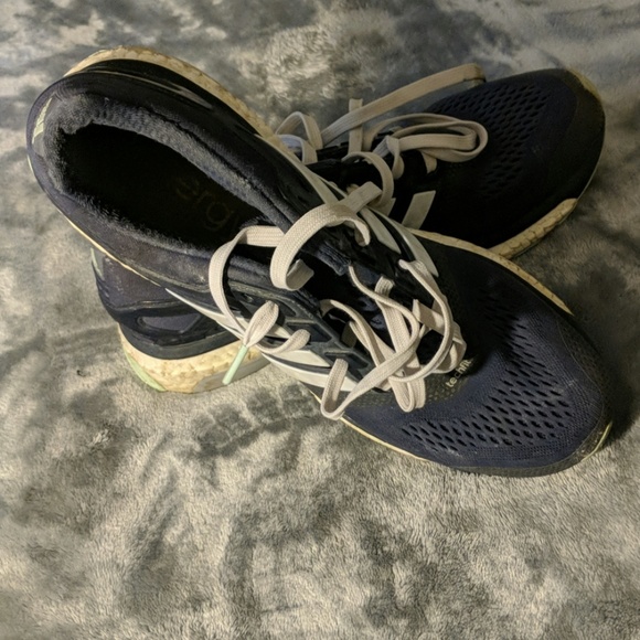 Adidas "energyy boost" running shoes - Picture 3 of 3